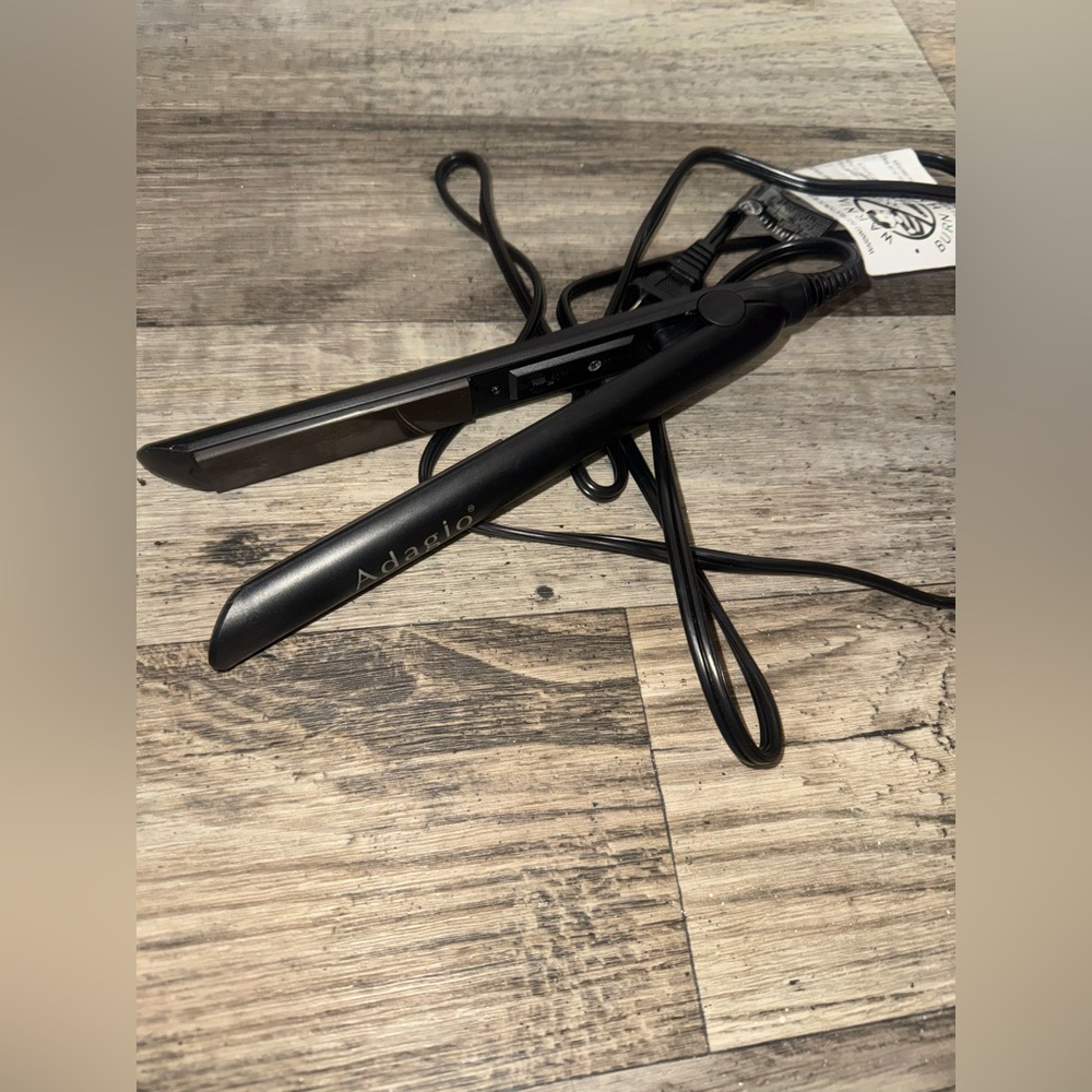Adagio Black Hair Straightener